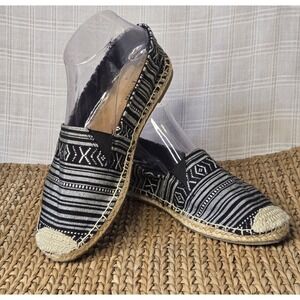 Minnetonka Pam Espadrille Slip On Flats Black White Native Print Women's 8M EUC